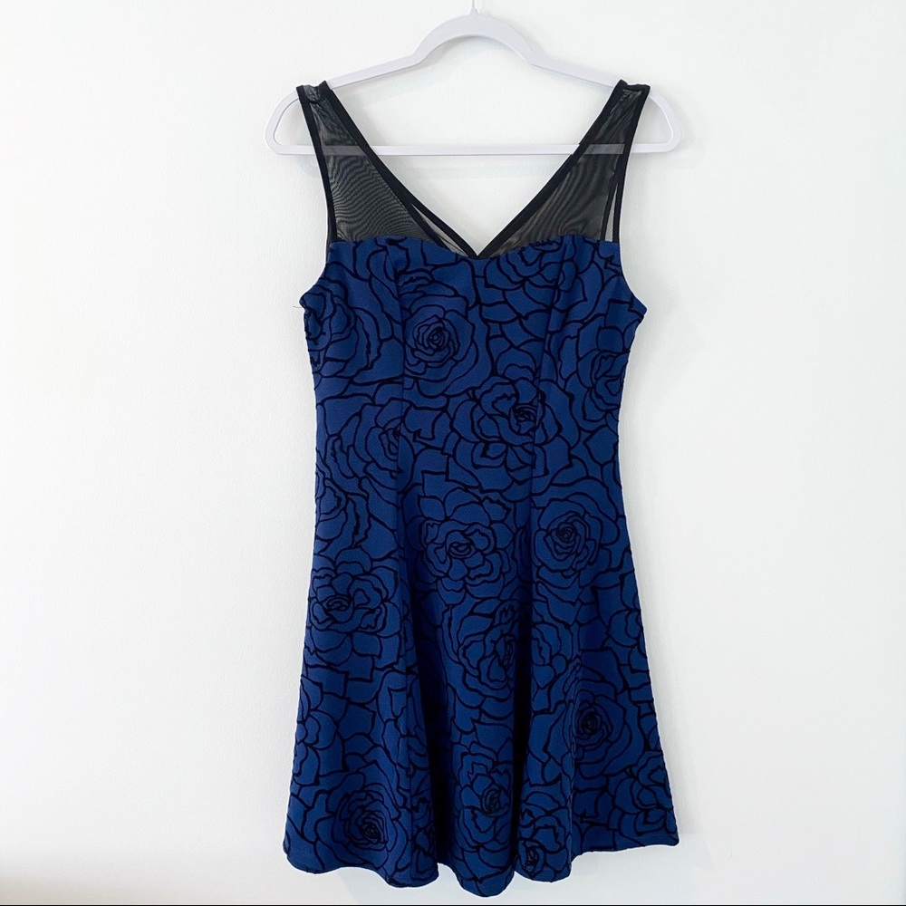 NWT TRIXXI LADIES FLARE DRESS SIZE SMALL - Picture 1 of 7